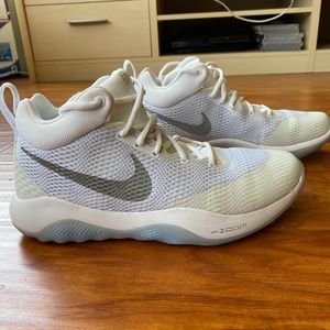 Nike Zoom Rev basketball shoes (Men’s 8)